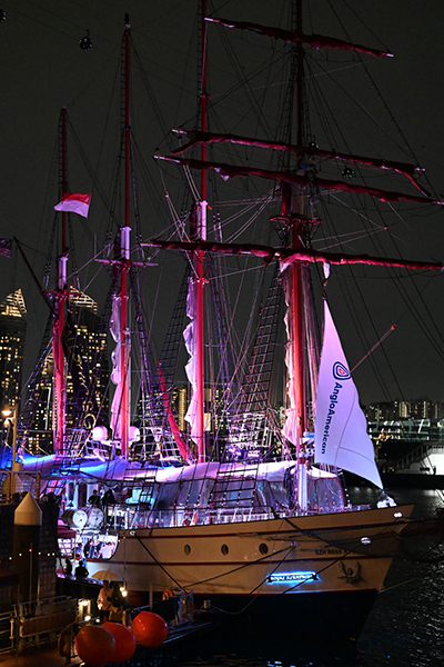 英美资源集团在新加坡的十年历程